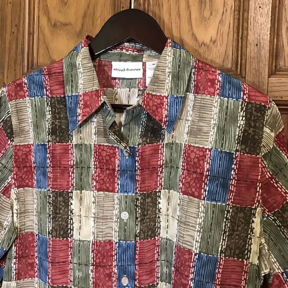 Alfred Dunner Women's 14 Multicolor Blouse Short Sleeve Button-Up Crepe Top - Picture 2 of 8